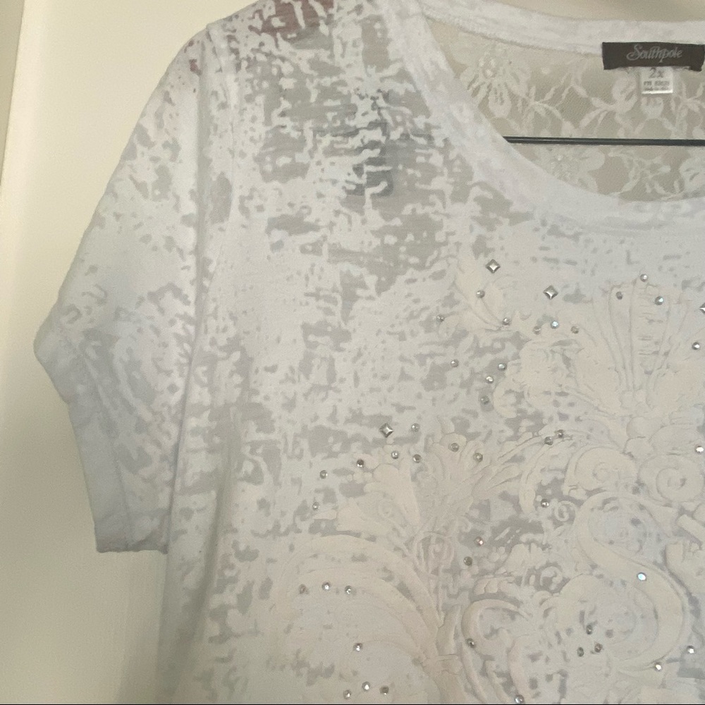 White embelished short sleeve shirt - Picture 2 of 6